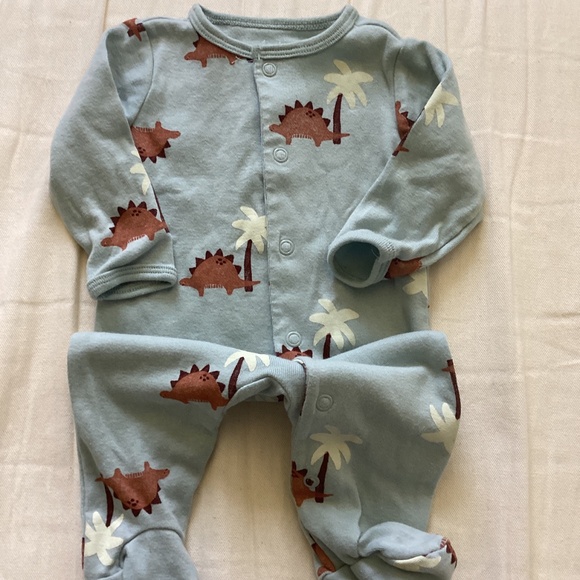 Carter’s baby sleepers - Picture 2 of 4